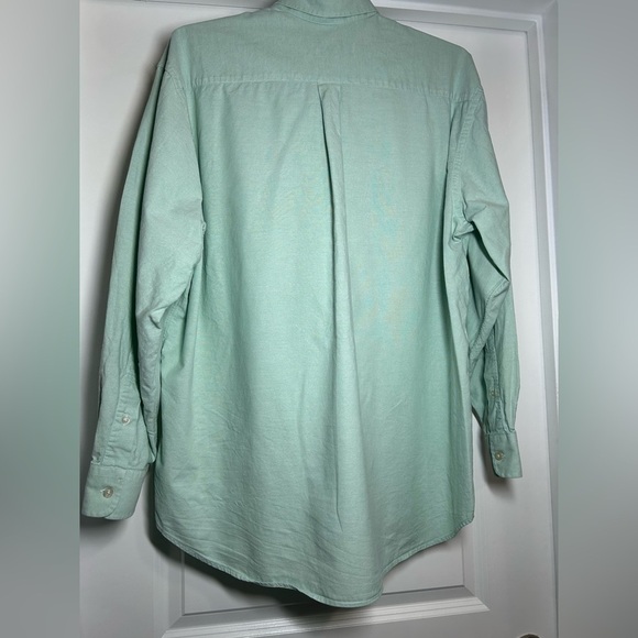 Vineyard Vines Casual Green Button Down Shirt with Classic Collar - Picture 2 of 2
